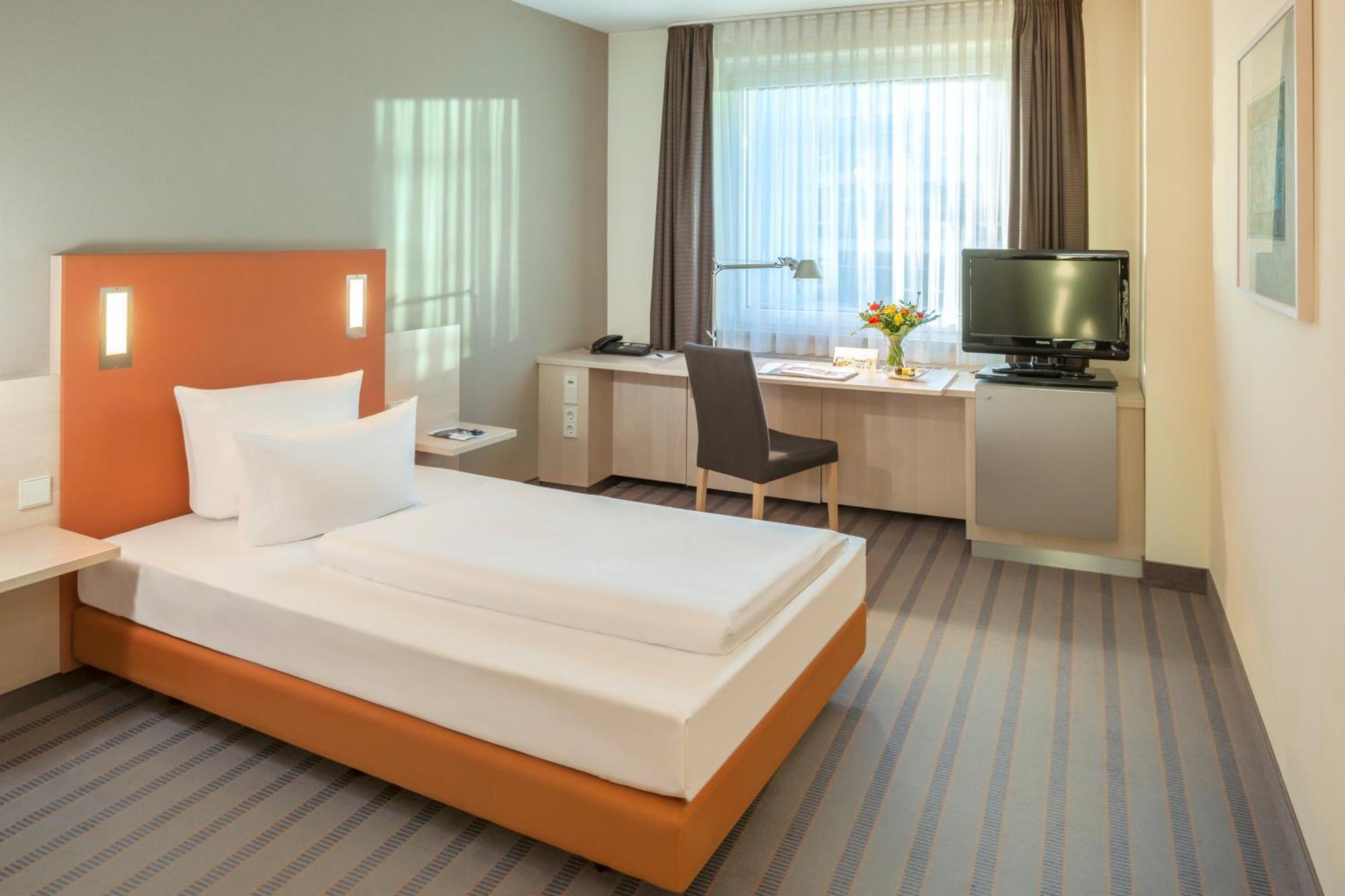 Essential By Dorint Berlin-Adlershof Hotel Exterior foto